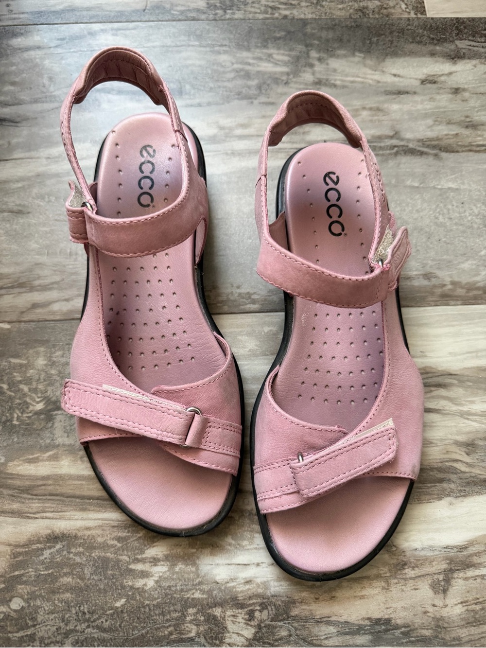 Ecco Women's Dusty Pink Adjustable Leather Sandals